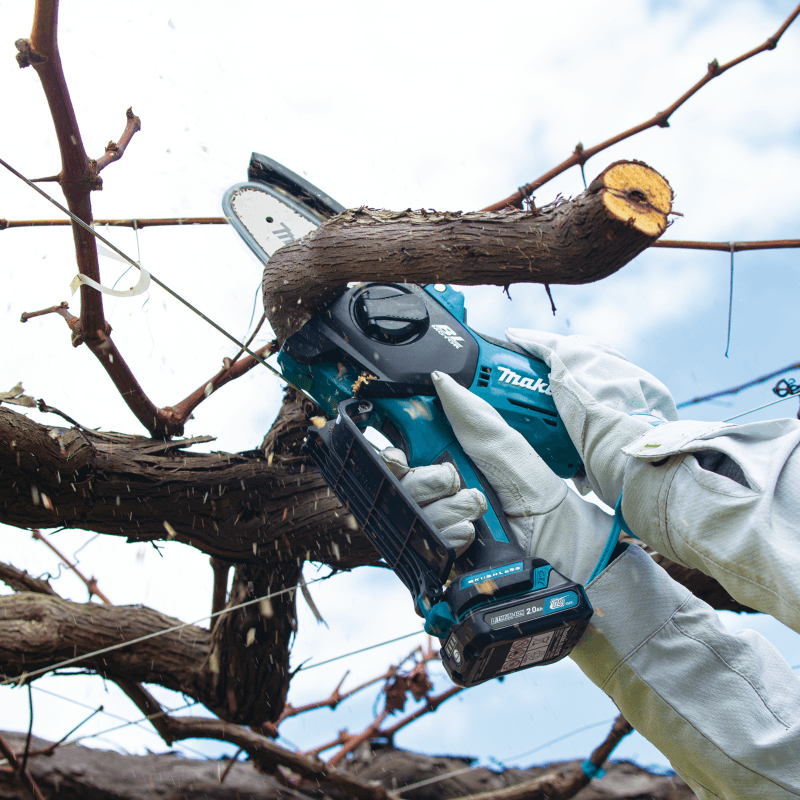 Makita UC100DWA 12V Cordless Pruning Saw 4 Makita UC100DWA 12V Cordless Pruning Saw 4